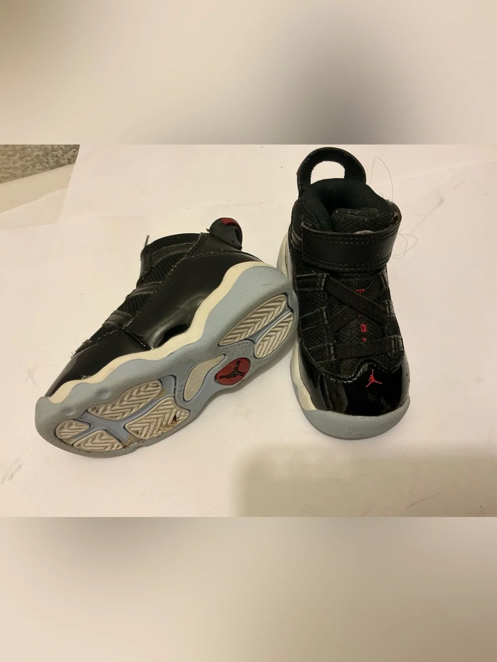 Jordan Kids toddler Black and Red High-Top Sneakers 5C